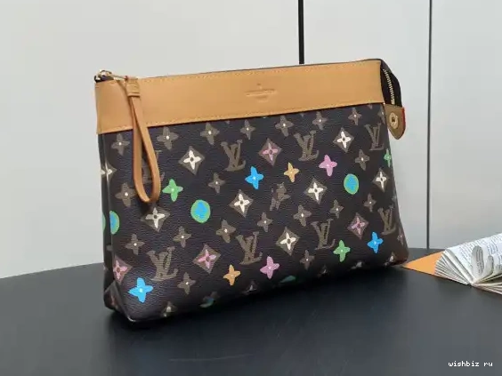 WIS LOUIS SOUPLE-32*21*8CM POCHETTE VOYAGE VUITTON 0531